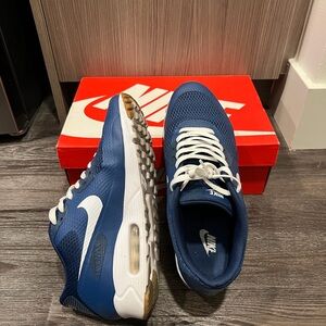 [NIKE] AIR MAX 90 ULTRA ESSENTIAL